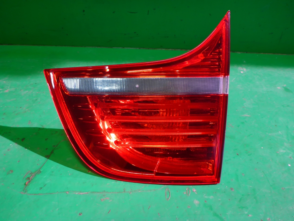 Фонарь задний внутренний правый