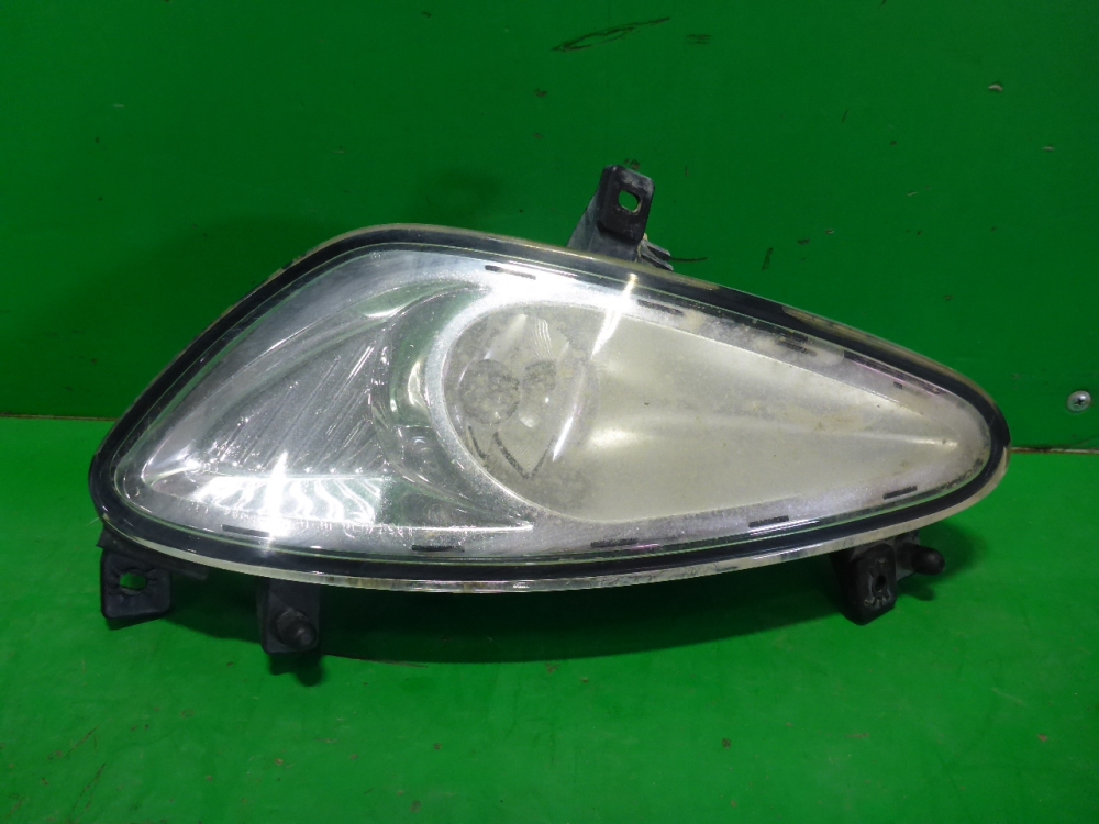 Фара противотуманная левая