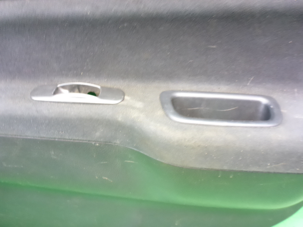 Обшивка двери задней правой