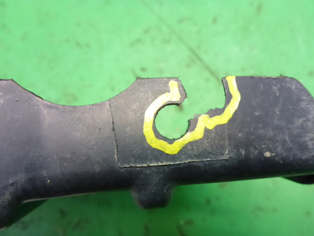 Пыльник двигателя боковой левый