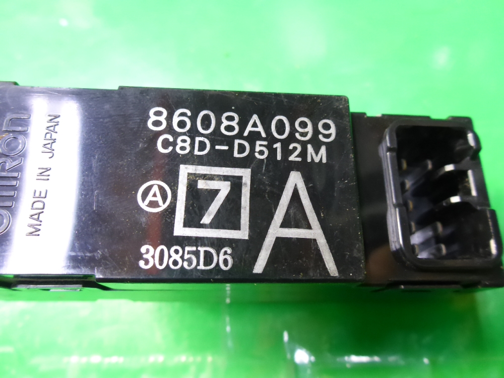 Кнопка стеклоподъемника