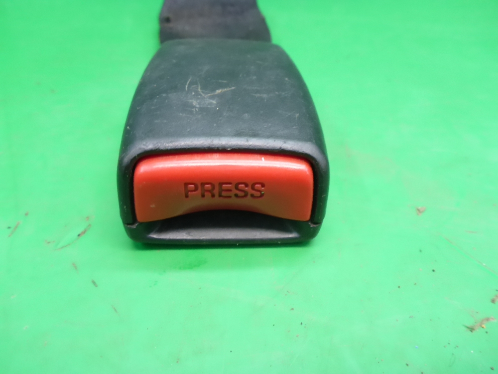 Ответная часть ремня безопасности