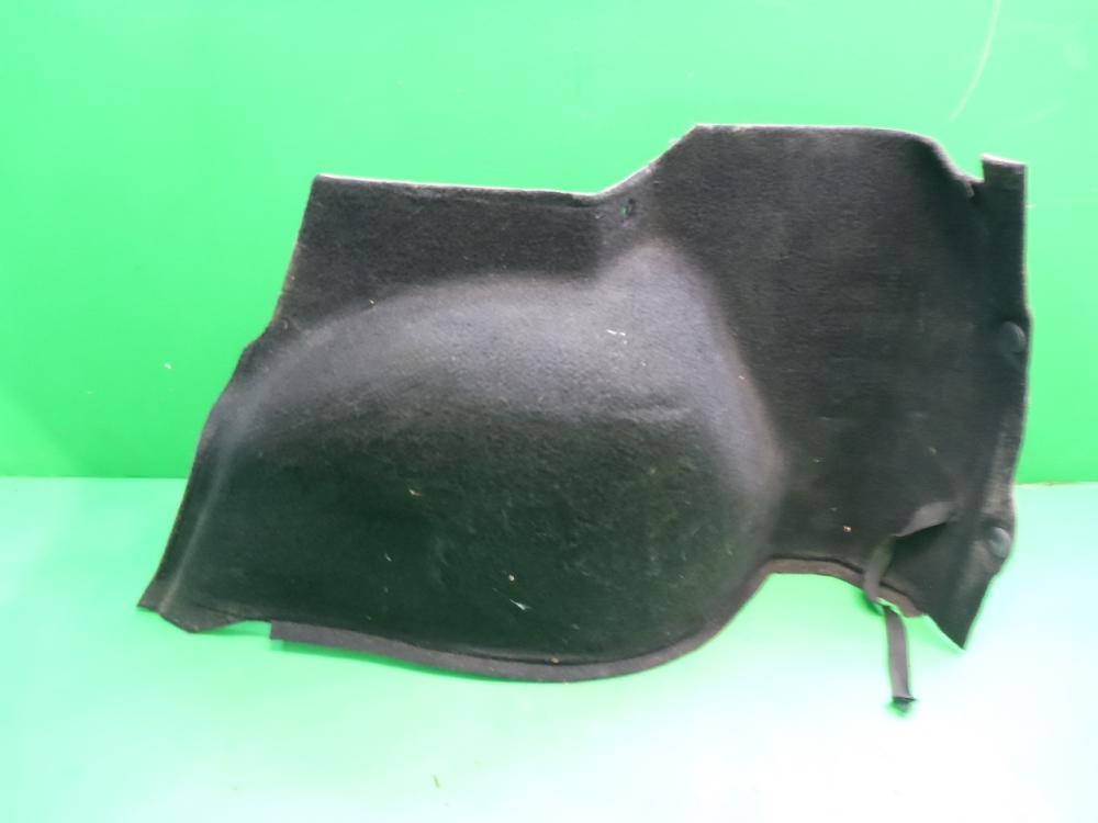 Обшивка багажника