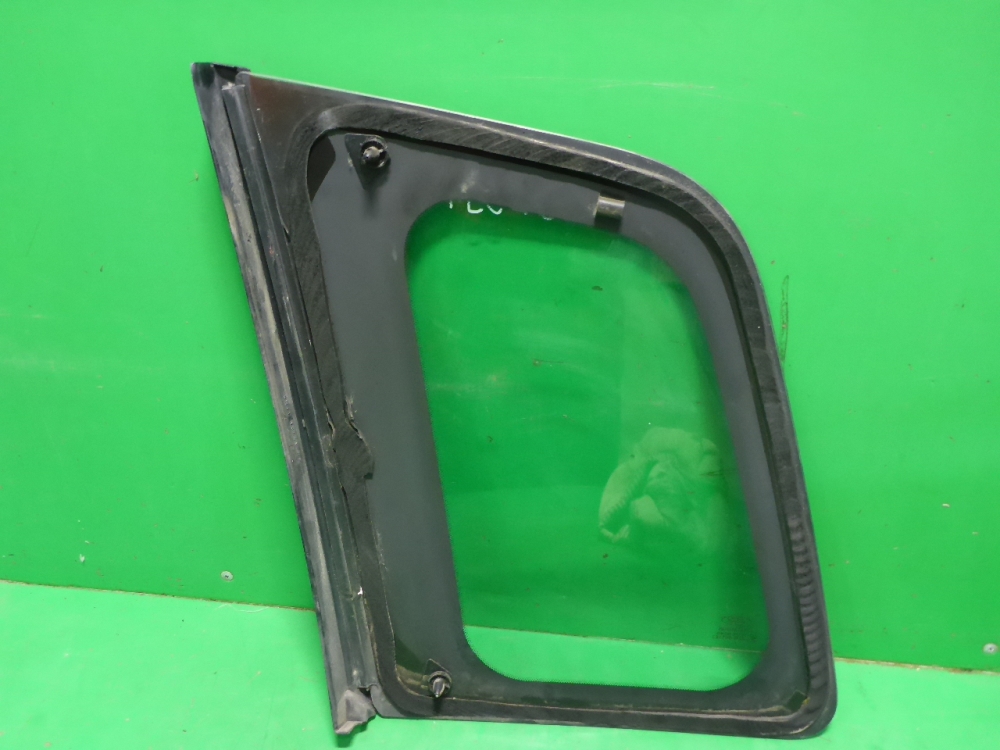 Стекло кузовное глухое правое