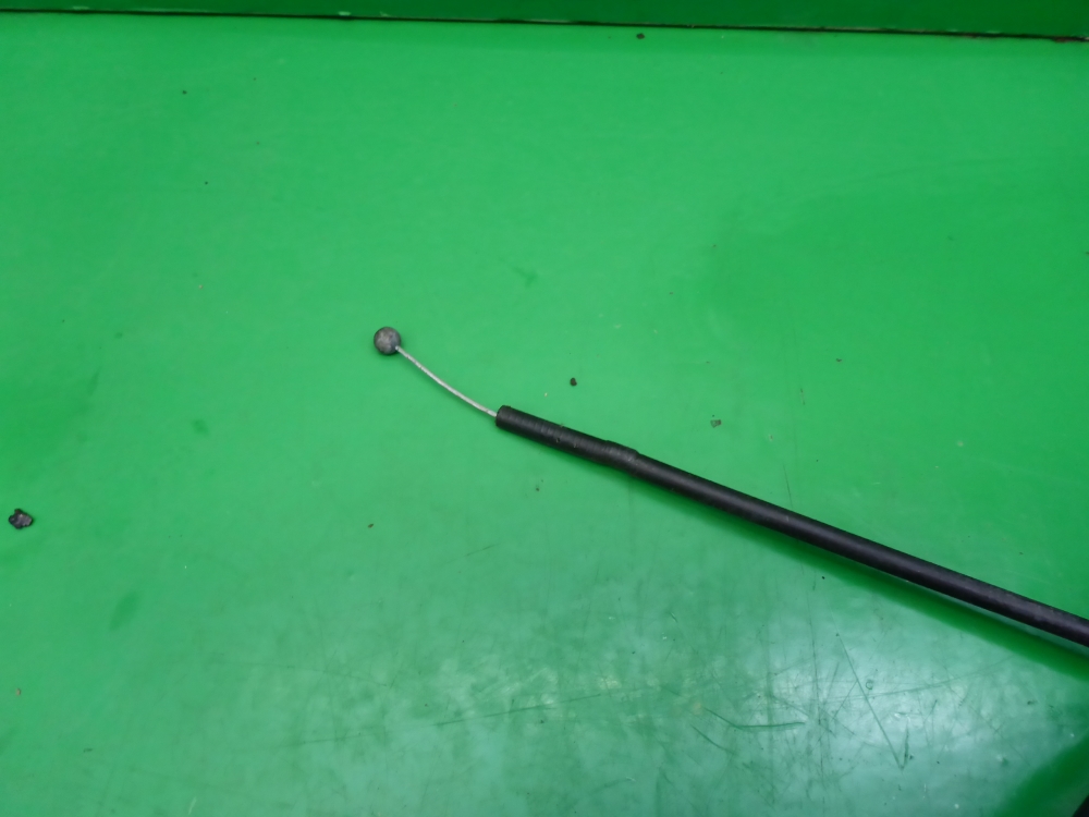 Трос открывания капота