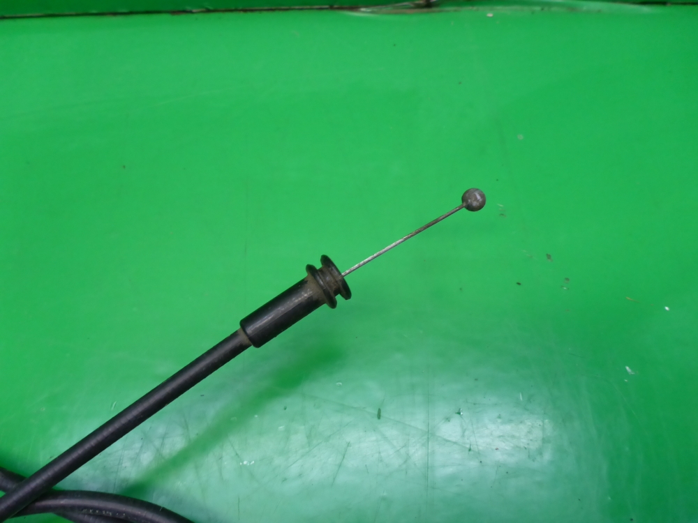 Трос открывания капота