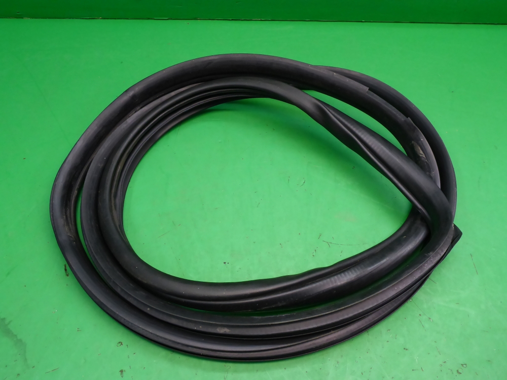 Уплотнитель двери