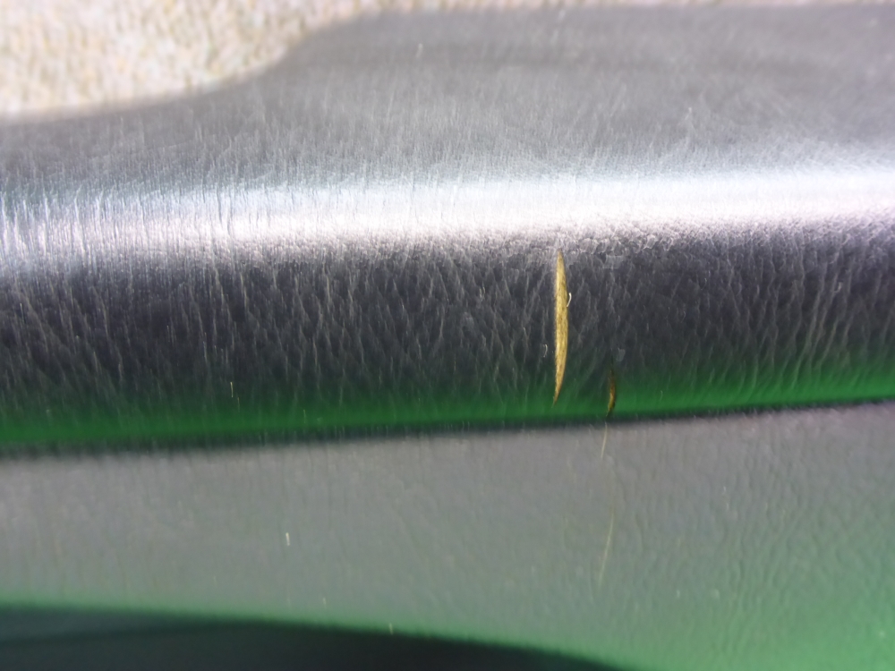 Обшивка двери передней правой