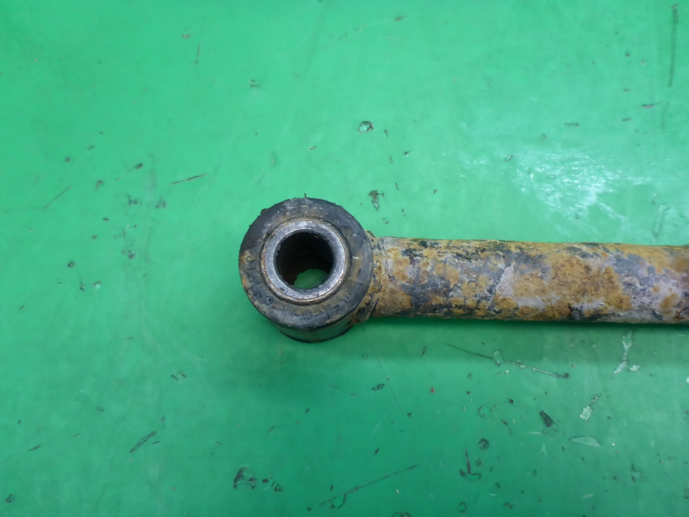 Тяга задняя поперечная