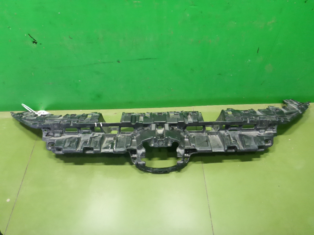 Кронштейн переднего бампера