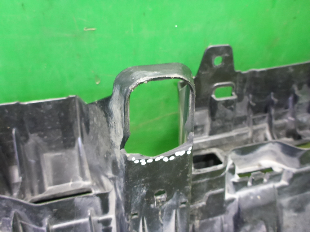 Кронштейн переднего бампера