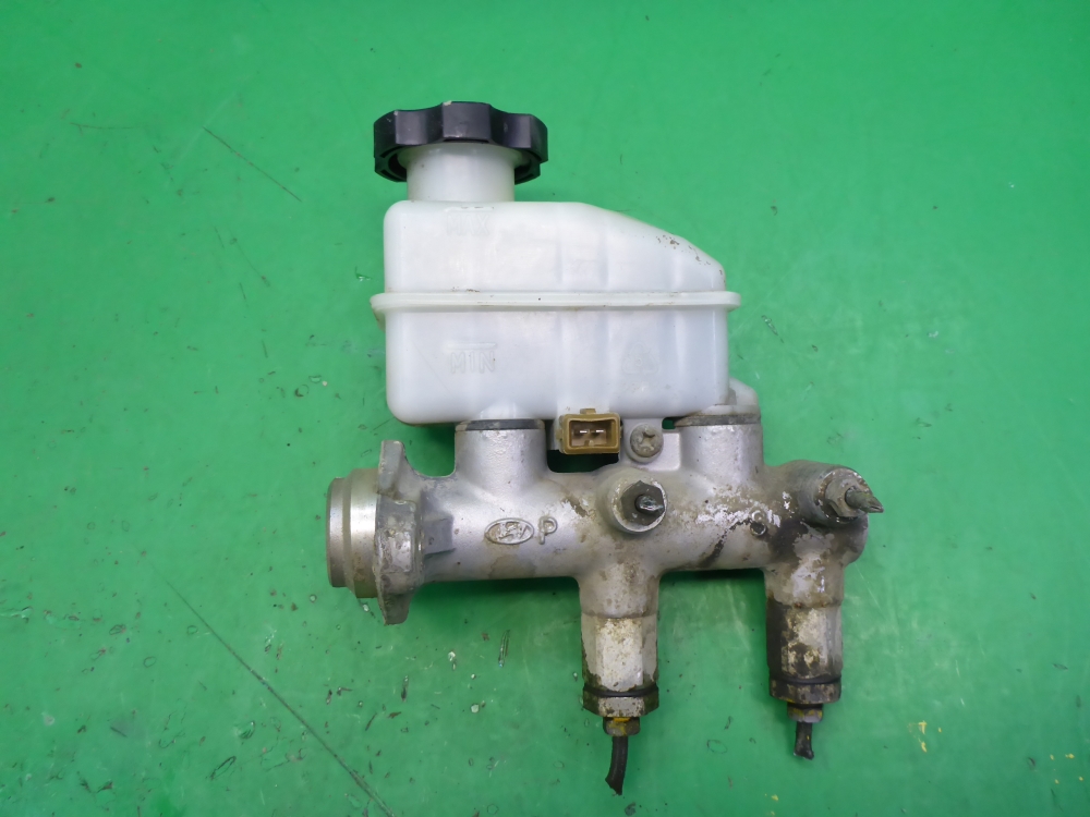 Цилиндр тормозной главный