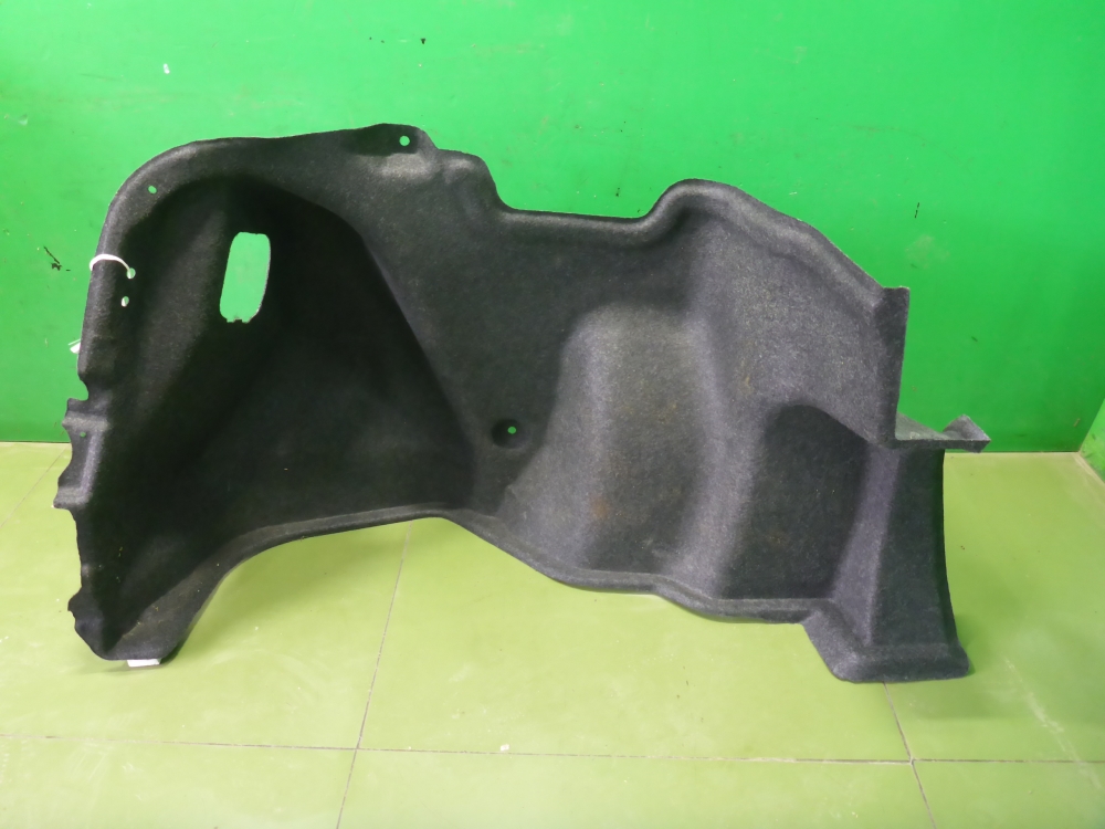 Обшивка багажника