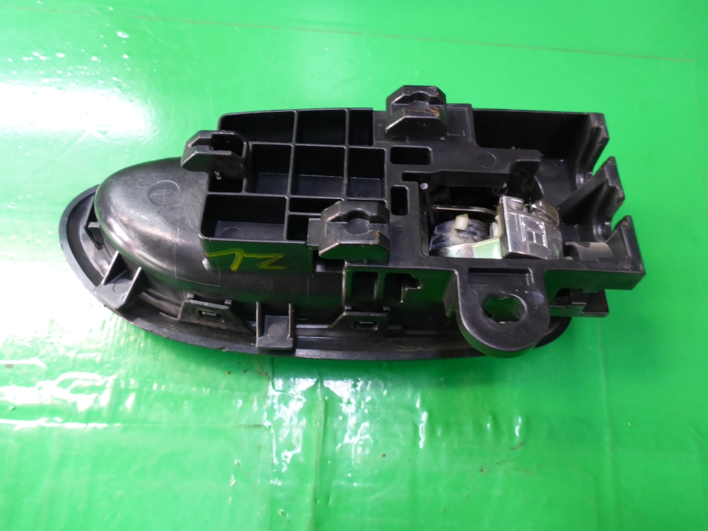 Ручка двери задней внутренняя левая