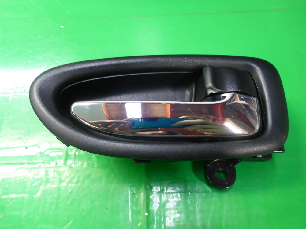 Ручка двери задней внутренняя правая