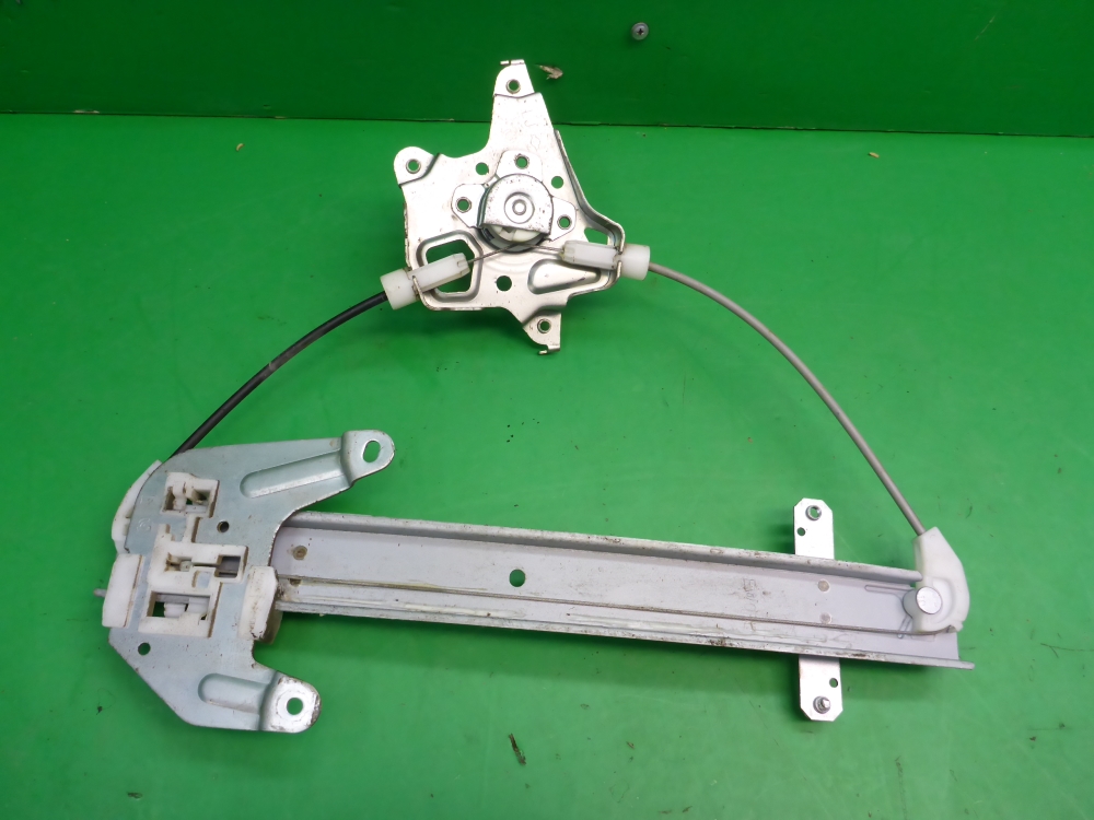 Стеклоподъемник механ. задний левый