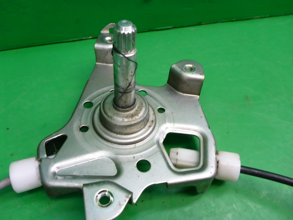 Стеклоподъемник механ. задний левый