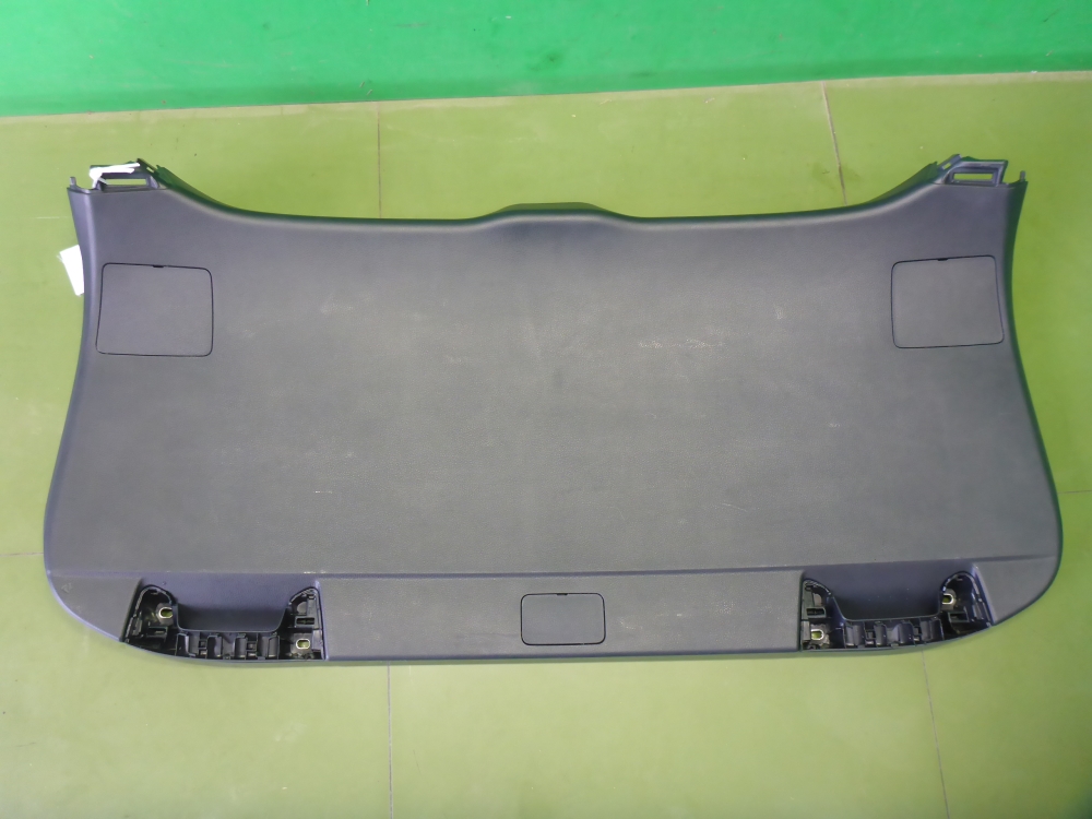 Обшивка двери багажника