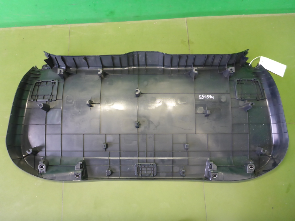 Обшивка двери багажника