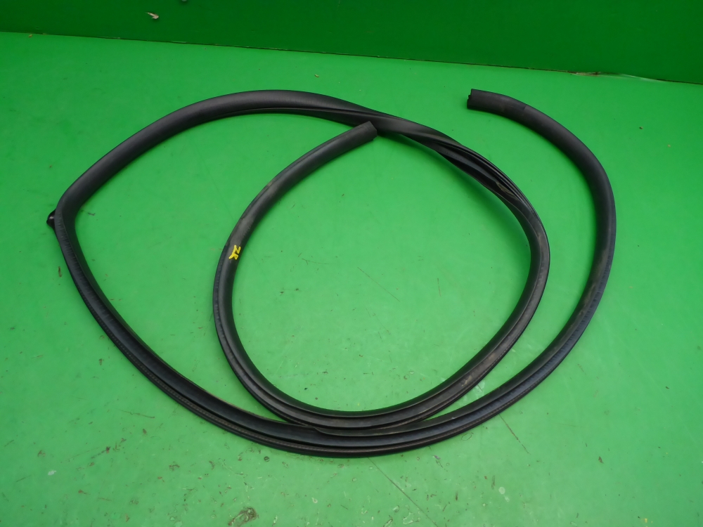 Уплотнитель двери