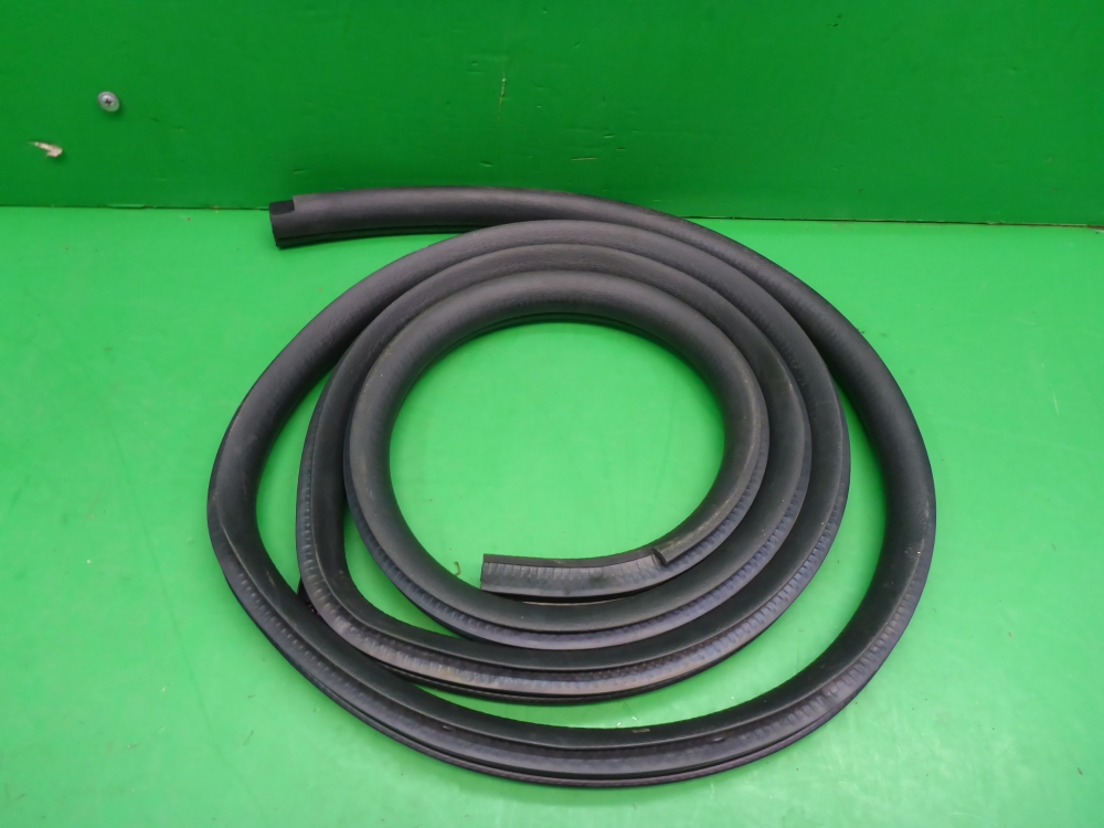 Уплотнитель двери