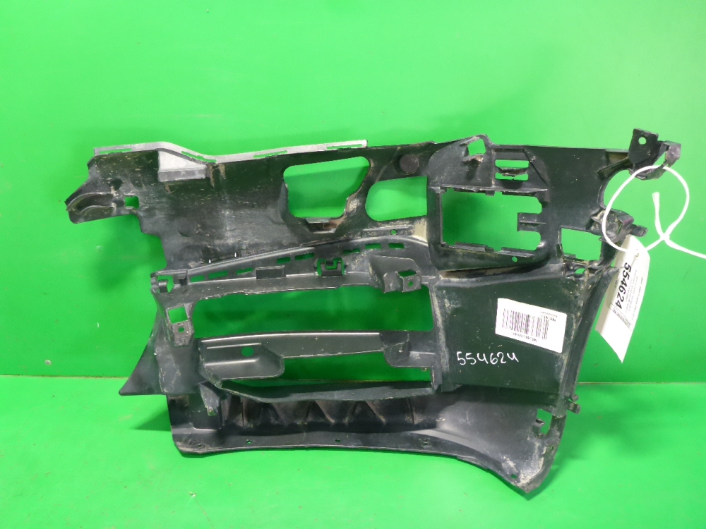 Кронштейн переднего бампера правый