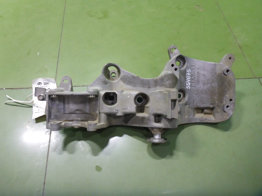 Кронштейн генератора