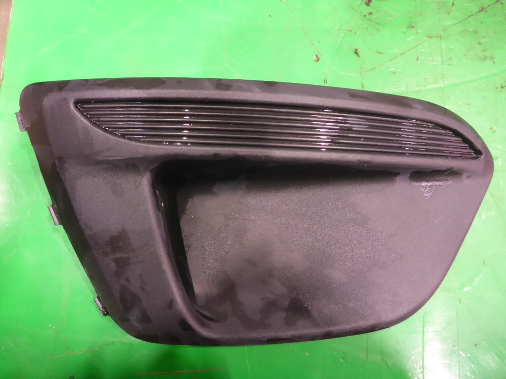 Решетка в бампер правая