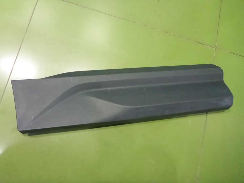 Накладка двери задней правой