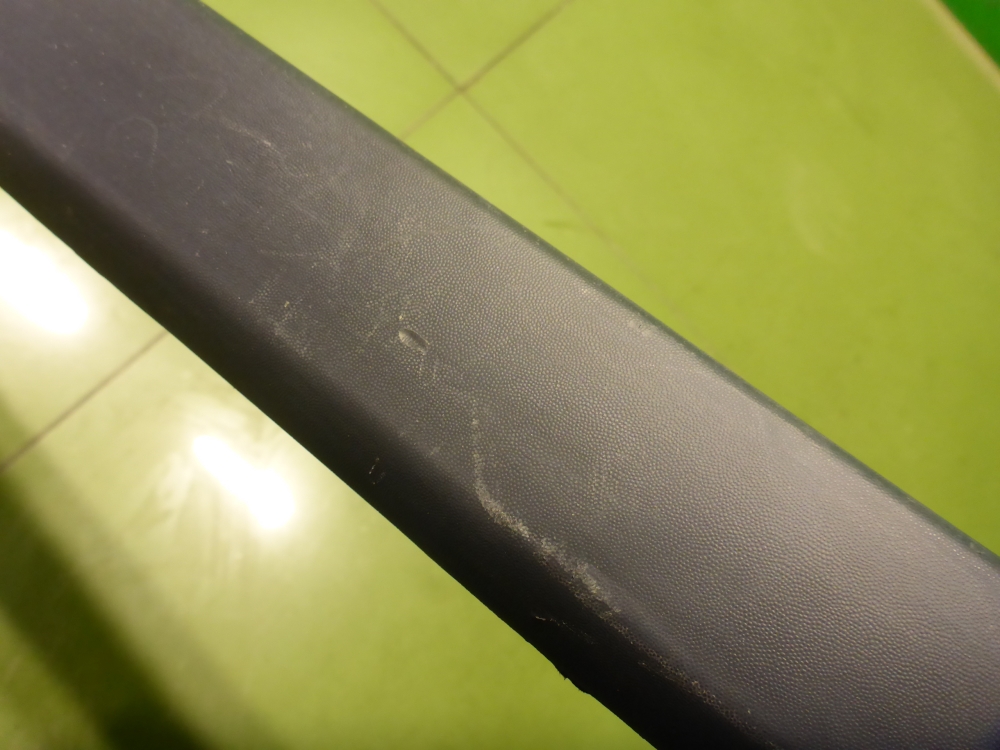 Накладка двери передней левой