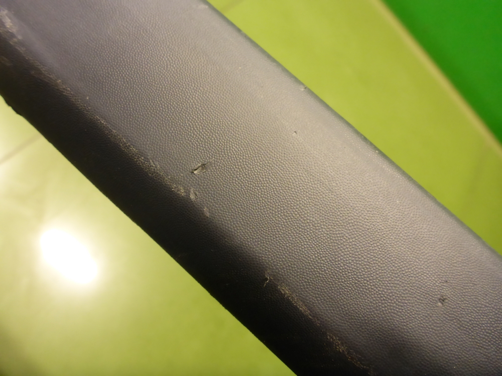 Накладка двери передней левой