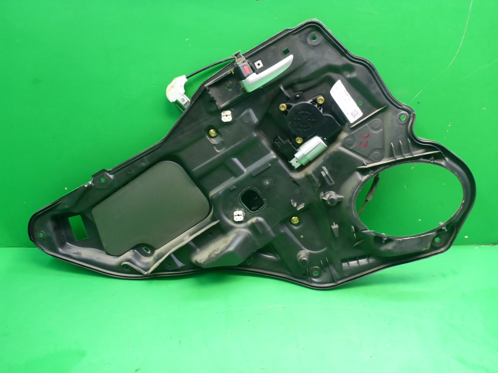 Стеклоподъемник электр. задний левый