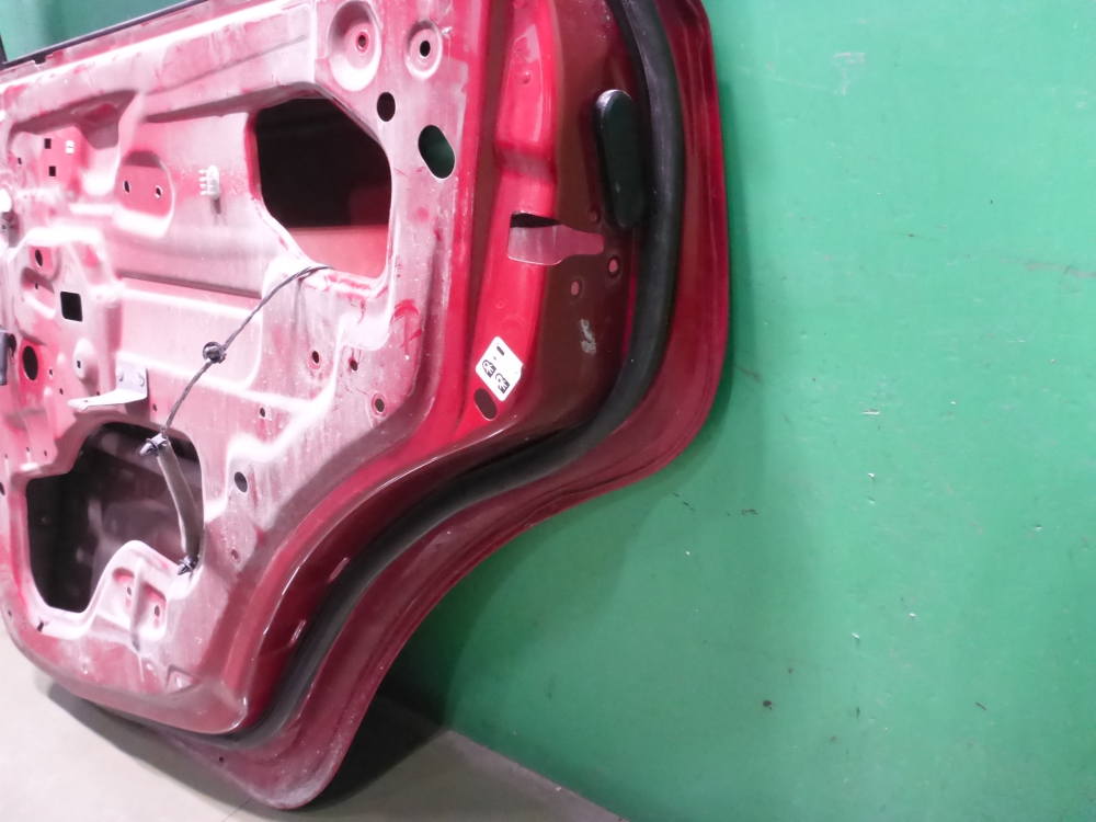 Дверь задняя правая