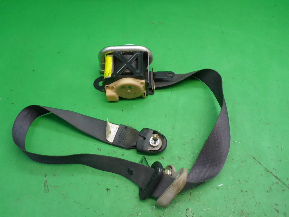 Ремень безопасности с пиропатроном