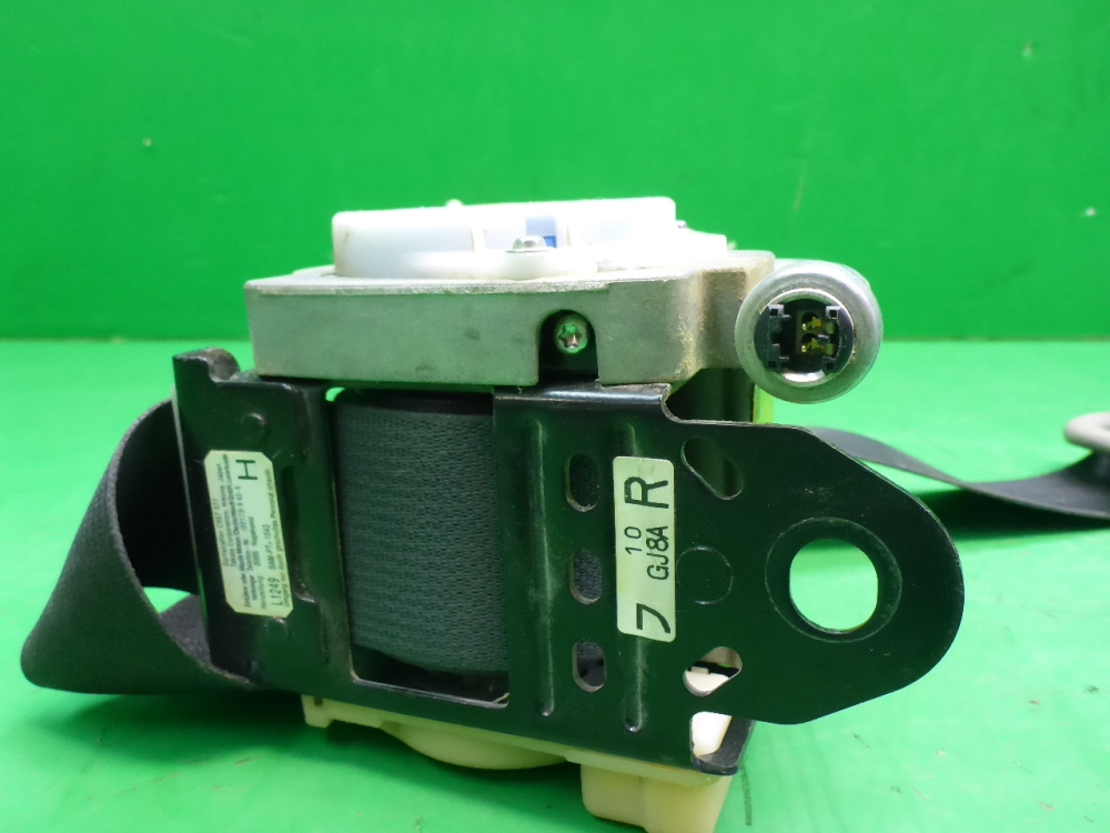 Ремень безопасности с пиропатроном