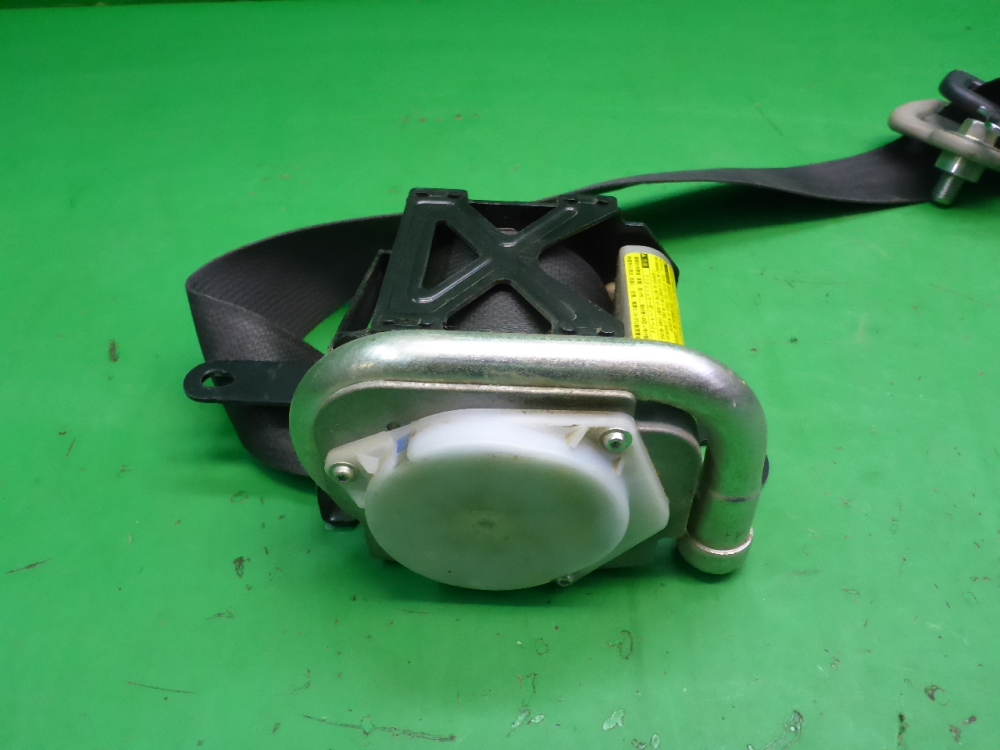 Ремень безопасности с пиропатроном