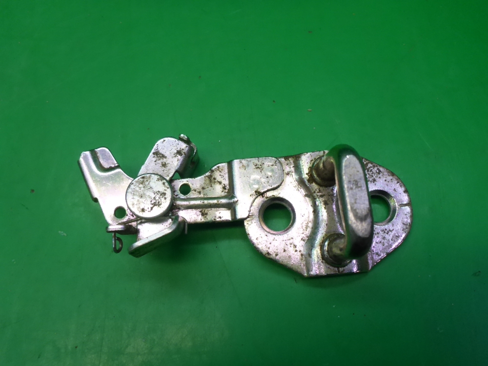 Замок багажника