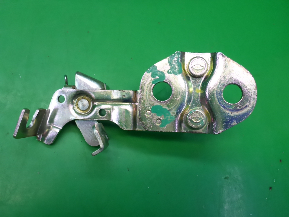 Замок багажника