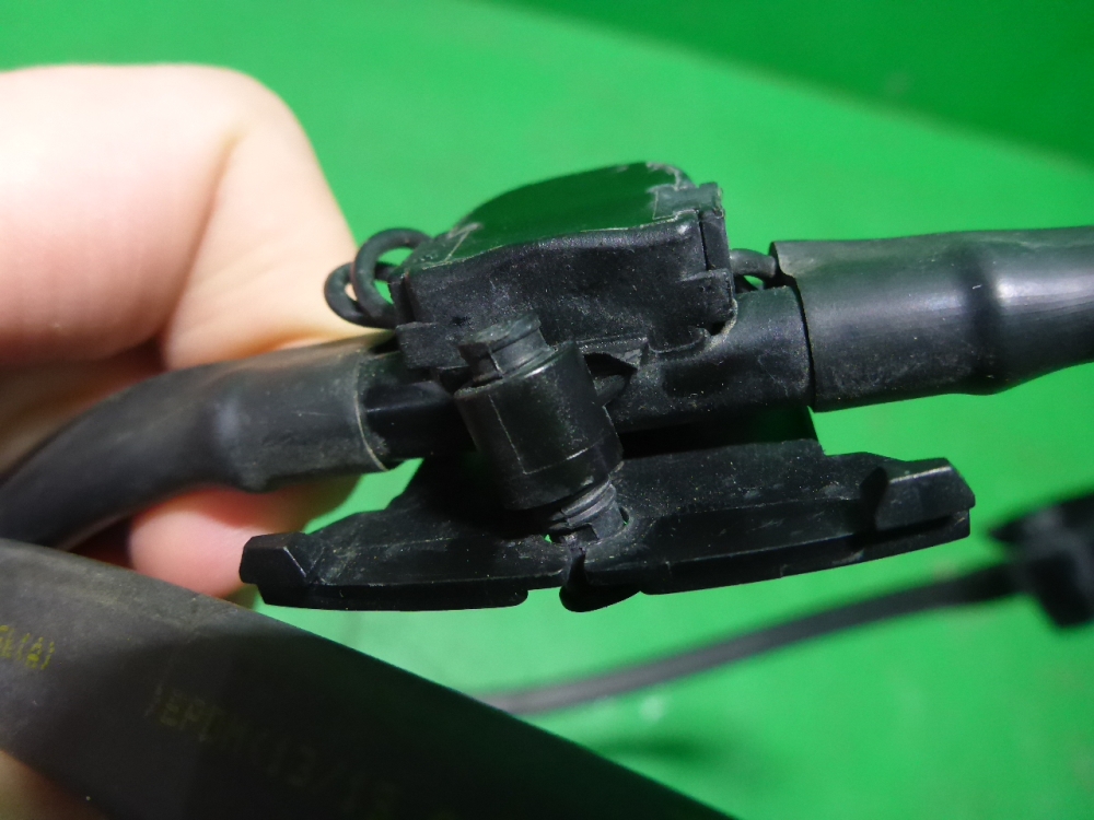 Форсунка омывателя лобового стекла