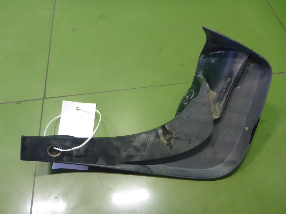 Брызговик задний правый