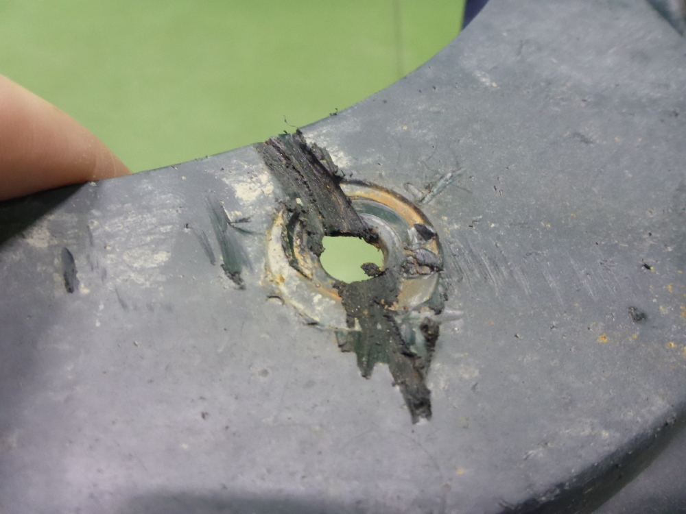 Брызговик задний правый