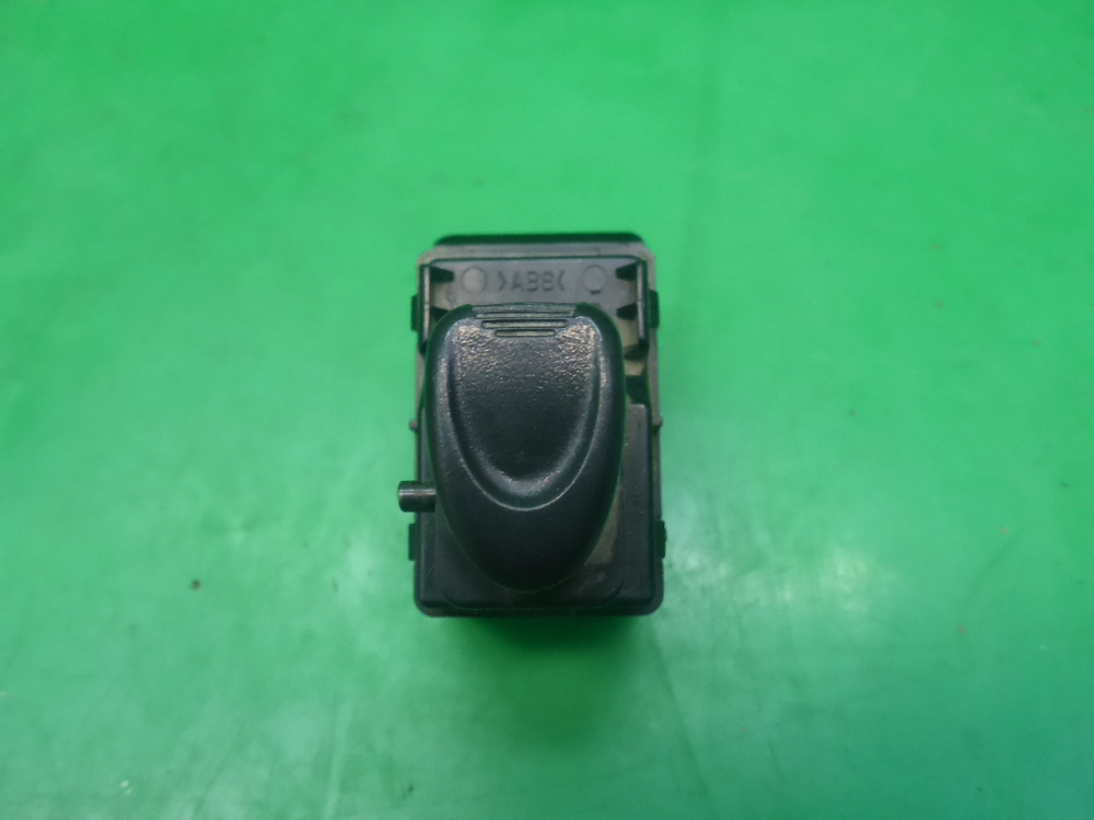 Кнопка стеклоподъемника