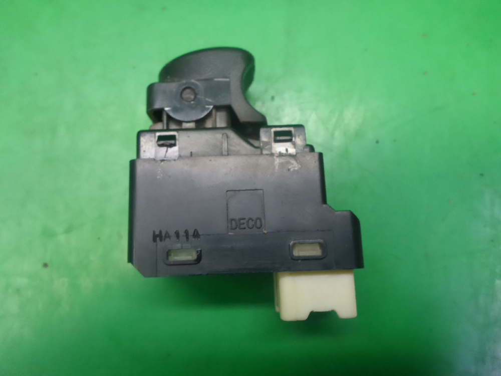 Кнопка стеклоподъемника