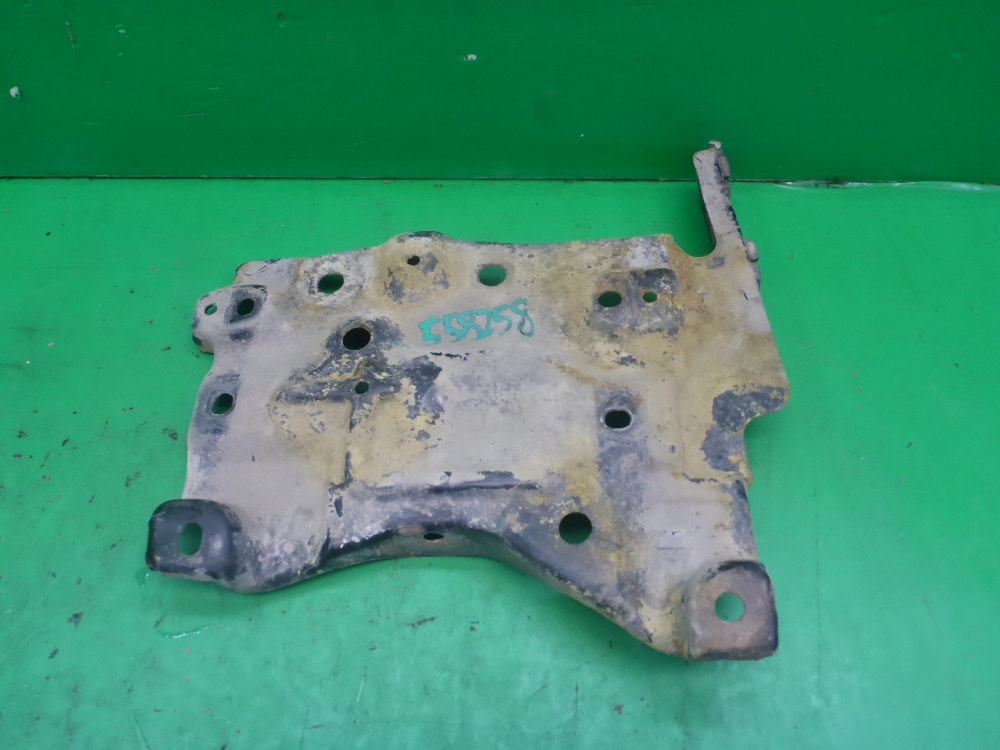 Площадка под аккумулятор (АКБ)