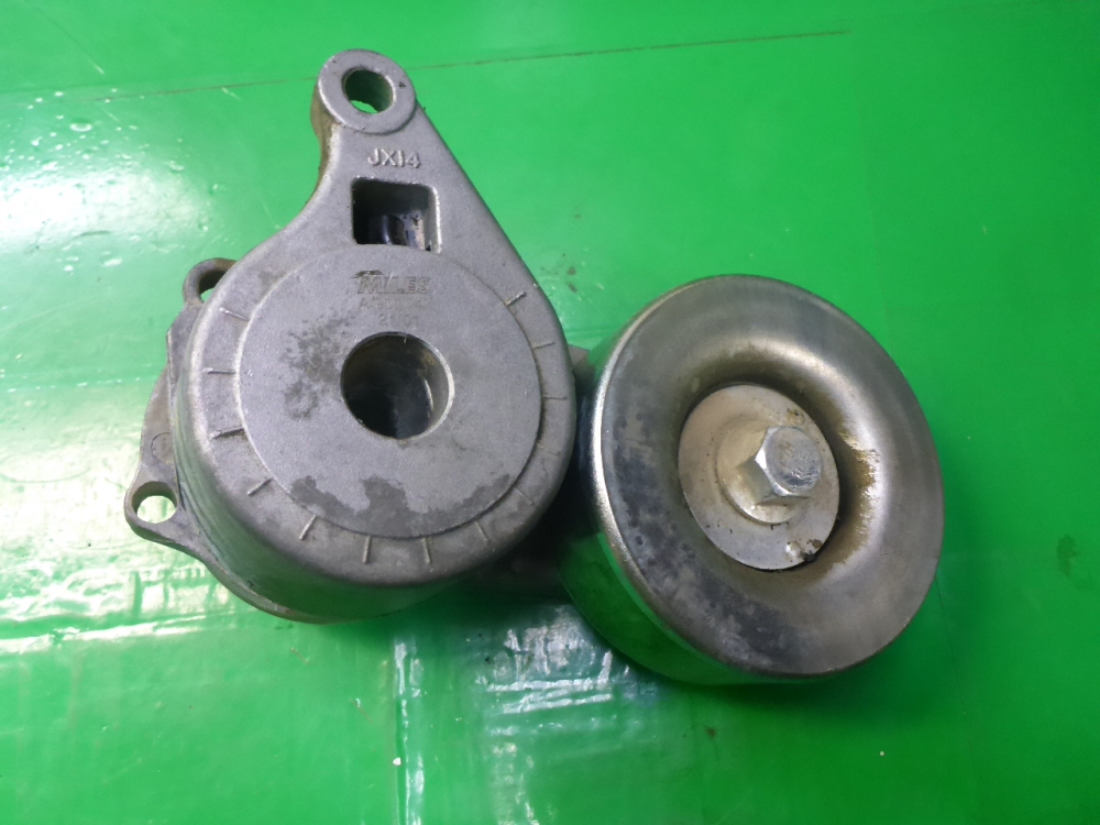 Ролик-натяжитель