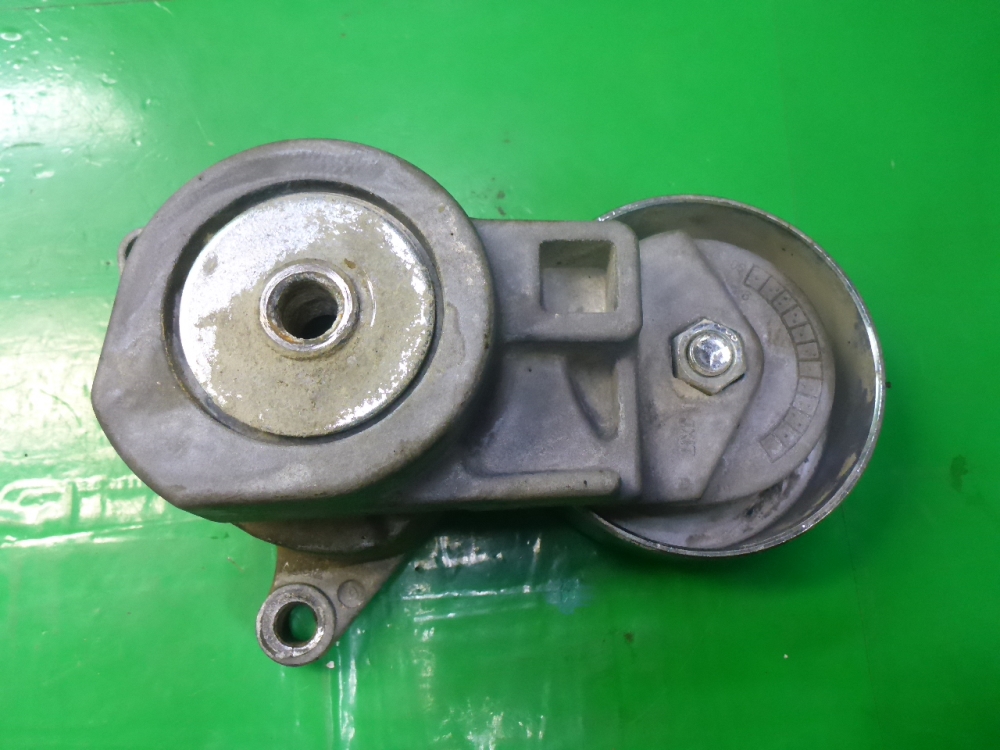 Ролик-натяжитель