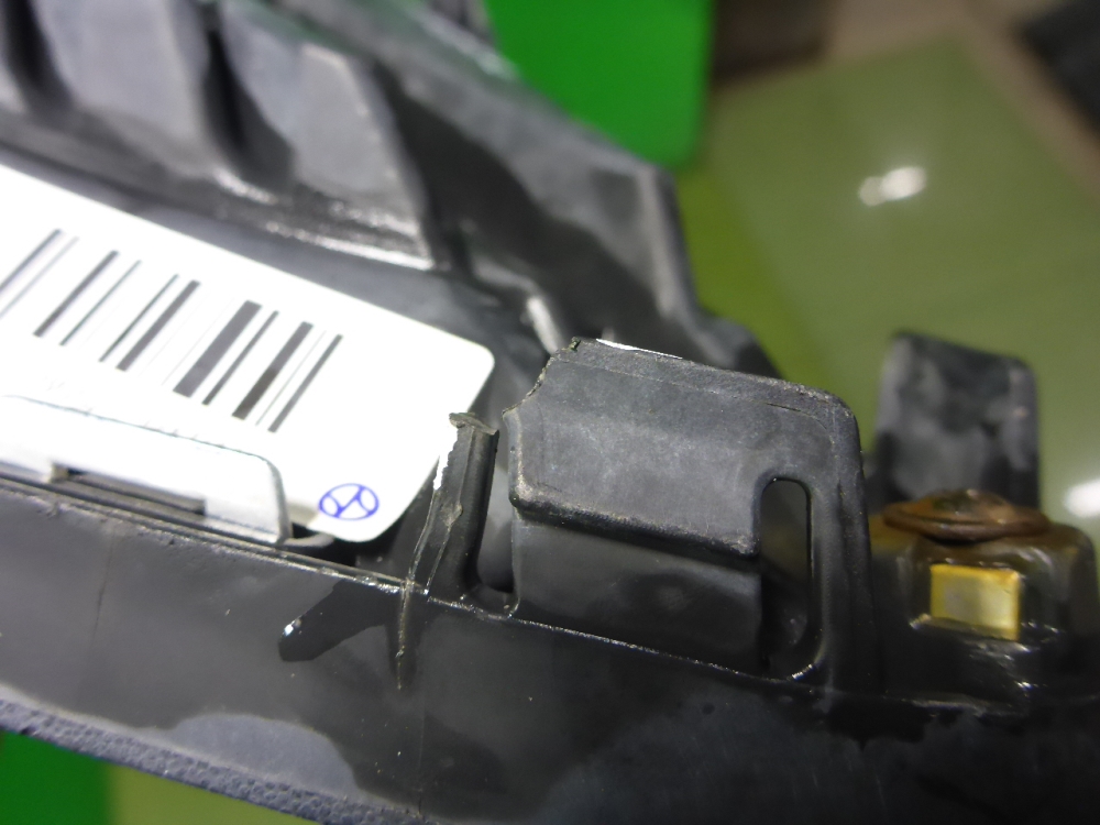 Рамка противотуманной фары левой