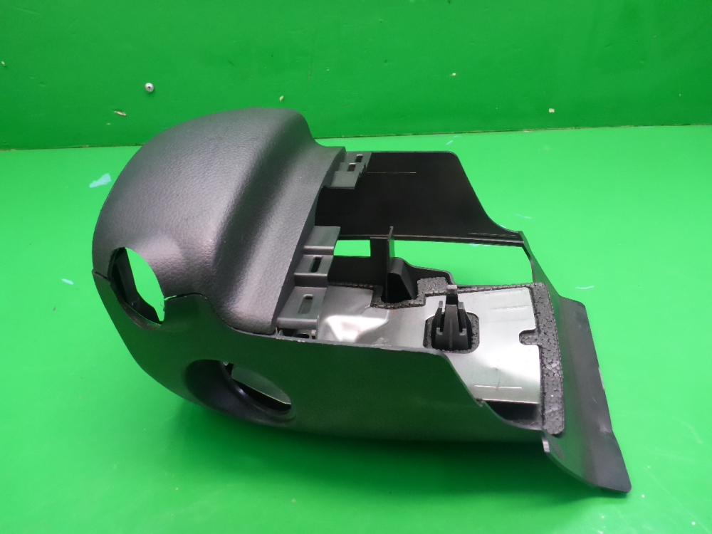 Кожух рулевой колонки