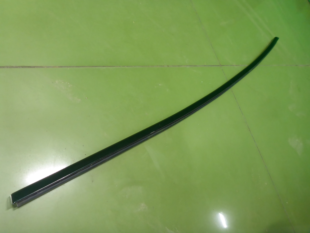 Накладка стекла заднего левого