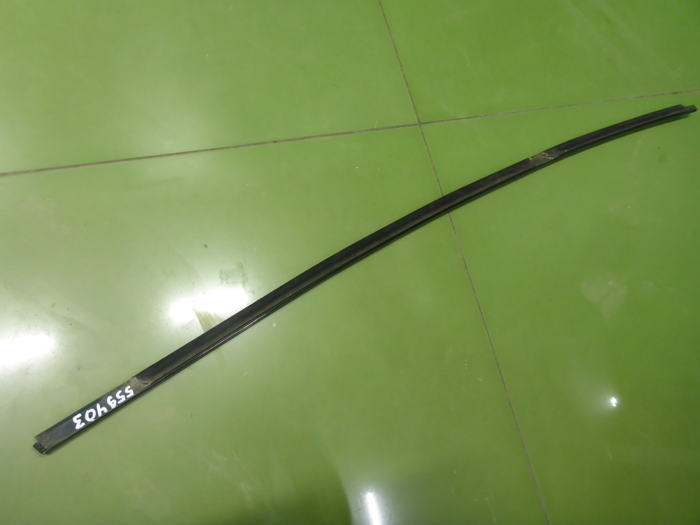 Накладка стекла заднего левого